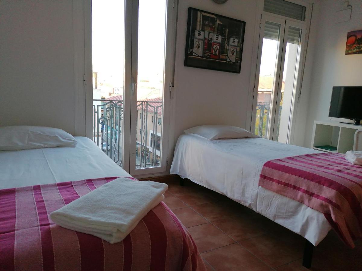 Apartamentos El Puente Madrid Bagian luar foto