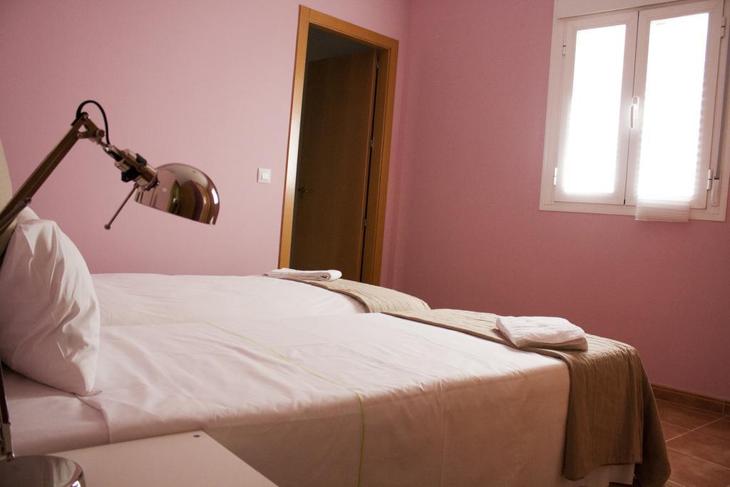 Apartamentos El Puente Madrid Ruang foto